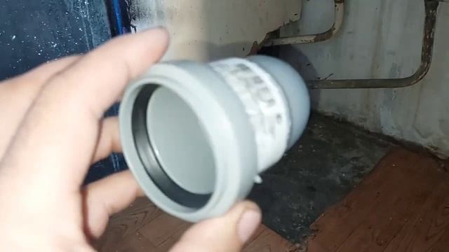 Как поменять чугунные трубы на кухне. замена чугунной трубы на пластиковые.слива на кухне. #ремонт смотреть онлайн
