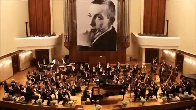 George Harliono Performing Rachmaninov Piano Concerto no.2 with Alexander Sladkovsky смотреть онлайн