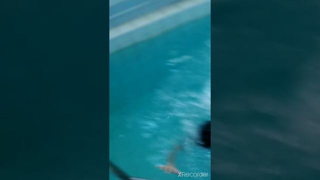 Видео в босейне выполняем челенджи смотреть онлайн