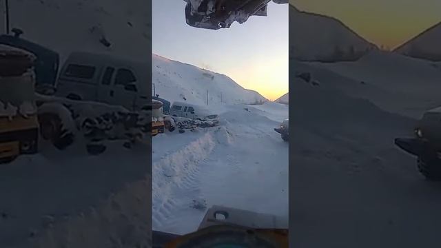 Работаем в Накыне. На утилизации металла. Автокран по Якутии смотреть онлайн