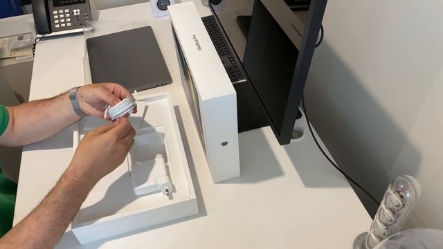 2019 MacBook Pro 16 inch Unboxing смотреть онлайн