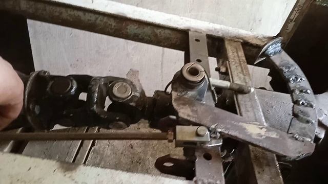 Установка педалей на самодельный минитрактор.