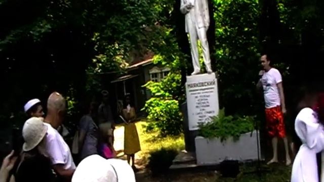 "Стихи о советском паспорте" - Дача Маяковского, читает А. Нэтов смотреть онлайн