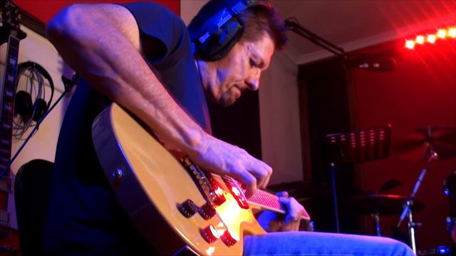 Peter Hanmer -Tokai Custom and P90 Special Video Demonstration смотреть онлайн