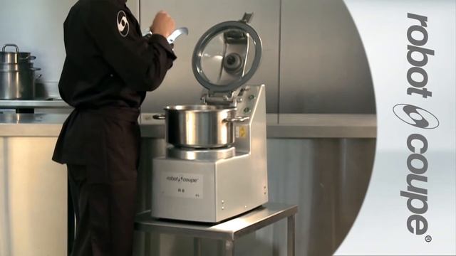 Robot-Coupe Cutter Mixer R 8 - Chopping onions смотреть онлайн