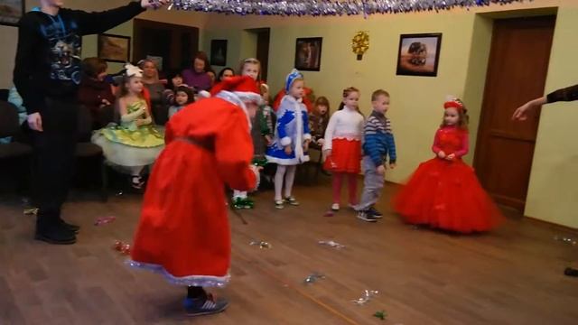 пройди под дождиком 2,3 смотреть онлайн