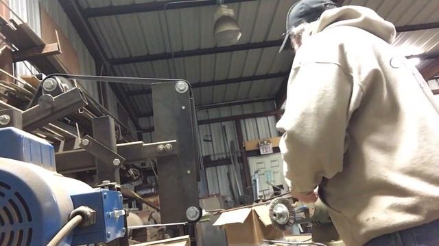 Spark test between 5160 coil and 1095 Hay rake tine смотреть онлайн