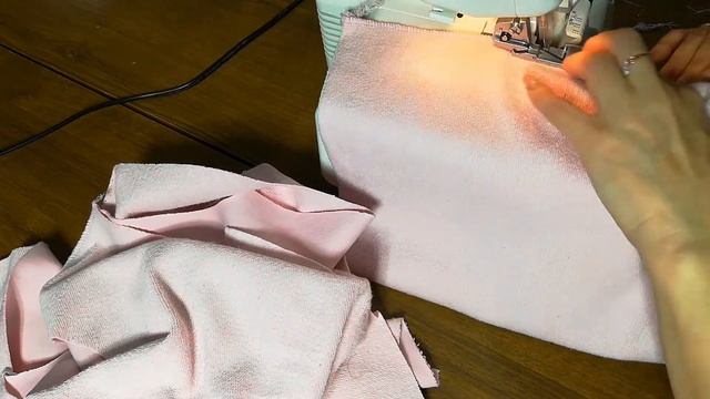 КАК СШИТЬ ПЛАТЬЕ ДЕТСКОЕ ИЗ ФУТЕРА (по выкройке платья Ника @vremyashit , ссылка в описании) смотреть онлайн
