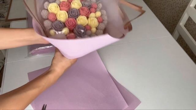 Упаковка букета. Шоколадные цветы. Сладкий букет. Шоколадные розы смотреть онлайн