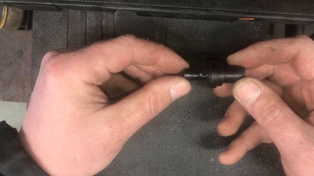 Ремонт клапана PVC\PCV рециркуляции картерных газов смотреть онлайн