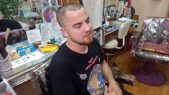 Постриглись под Спортивную Канадку без челки. смотреть онлайн