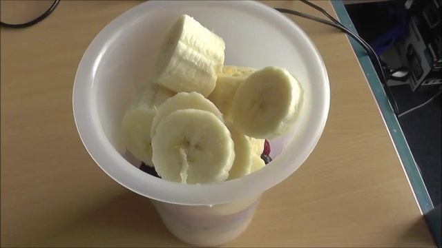Lean in 15 Post Workout - Beeren Bananen Smoothie смотреть онлайн