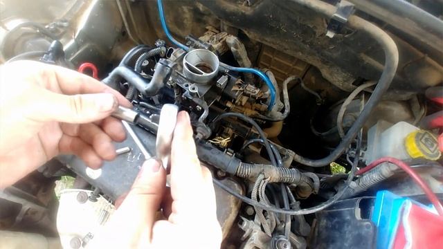 jak wyczyścić przepustnicę w samochodzie || czyszczenie przepustnicy Fiat Punto 2 смотреть онлайн