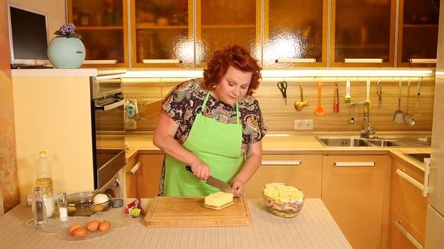 Калаладика. Карельская запеканка из картофеля, сельди и свинины с яйцами и молоком. смотреть онлайн