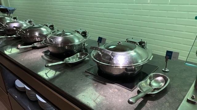 Al Dhabi Lounge, Abu Dhabi Airport Terminal 1 (AUH) смотреть онлайн