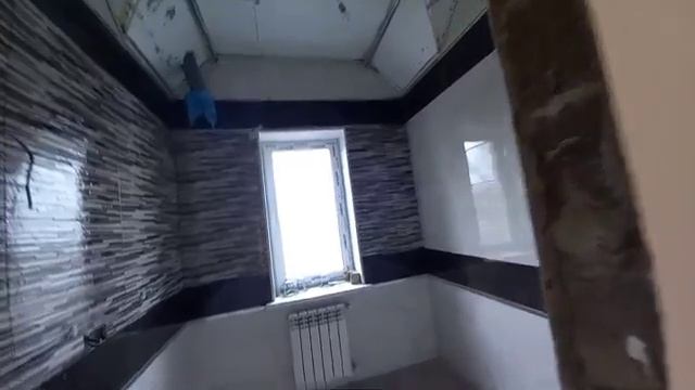 Наша стройка. Друзья, нужен ваш совет, что мне делать? Натянули потолок, подключили котёл. смотреть онлайн