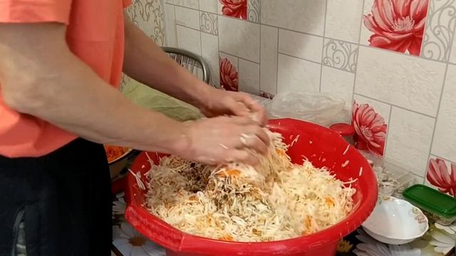КВАШЕНАЯ КАПУСТА/ ЗАСОЛКА КАПУСТЫ НА ЗИМУ/ ПОСОЛКА КАПУСТЫ С МОРКОВКОЙ смотреть онлайн