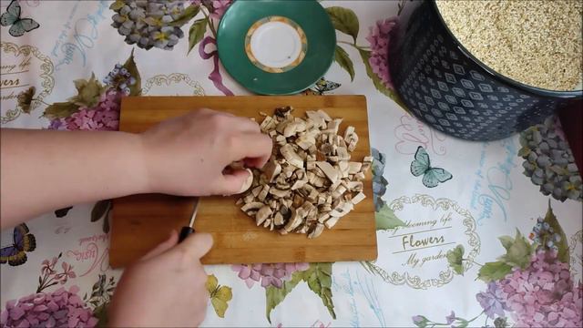 Cooking barley porridge with mushrooms\Готовим ячневую кашу с грибами смотреть онлайн