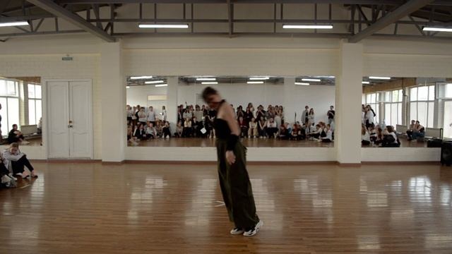 K-pop срез 2023 | Выступления студентов: vue.nna - XG - Tippy Toes смотреть онлайн