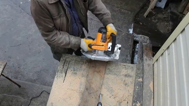 Тестирование циркулярной пилы INGCO CS2351 INDUSTRIAL смотреть онлайн