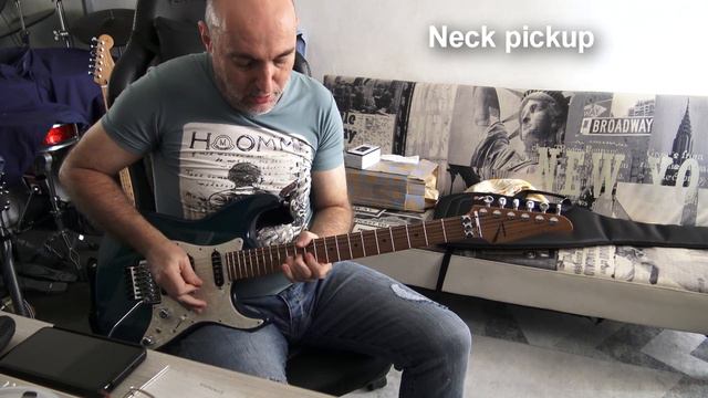 Fender Roasted Player Strat with Custom Shop pickups смотреть онлайн