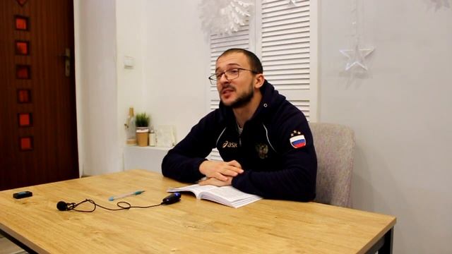 В нормальных отношениях и у мужчины, и у женщины должна быть социальная жизнь. смотреть онлайн