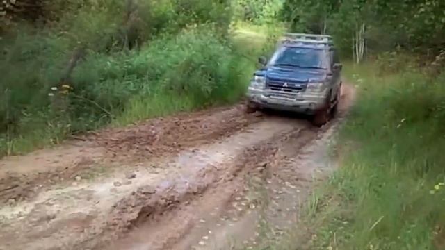 We Are Testing Mitsubishi Pajero IO  Chevrolet Niva Off Road, On The Big Mud  4х4