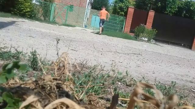 Как пинать закрученым мяч? смотреть онлайн