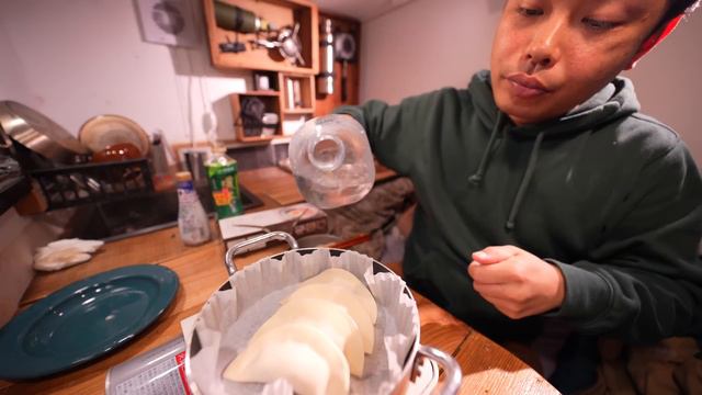 ［冬の車中泊旅］車中泊のブラックな部分全部ブチまけます！窓が凍る夜に車中泊。軽トラックで車中泊。192 смотреть онлайн