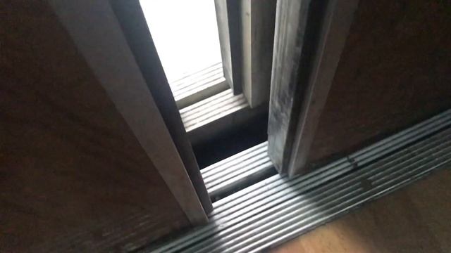 Застрял в лифте