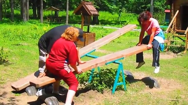 Девушки и качели Море позитива смотреть онлайн