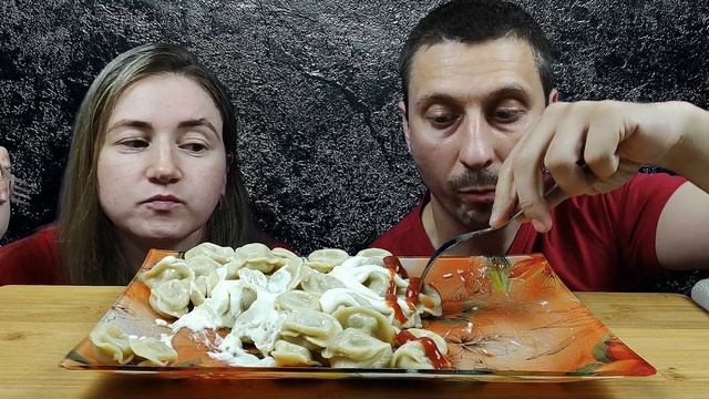 СЕМЕЙНЫЙ МУКБАНГ ПЕЛЬМЕНИ | FAMILY MUKBANG DUMPLINGS #dumplings #пельмени #mukbang #мукбанг