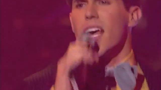 Sam Sparro - Stayin Alive смотреть онлайн
