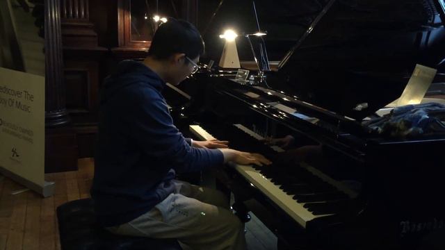 Playing Chopin Nocturne No20 on a Bösendorfer in London смотреть онлайн