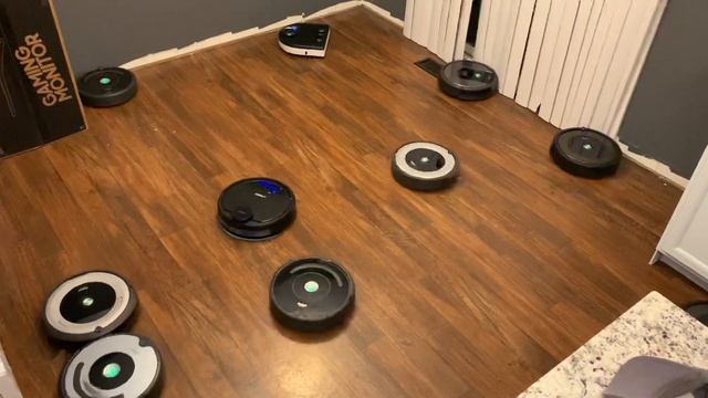I put 10 robot vacuums in one room -iRobot roomba Neato deebot- how fast can they clean? смотреть онлайн