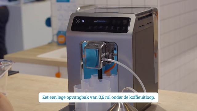 Hoe reinig je het melksysteem van jouw Krups Evidence? смотреть онлайн