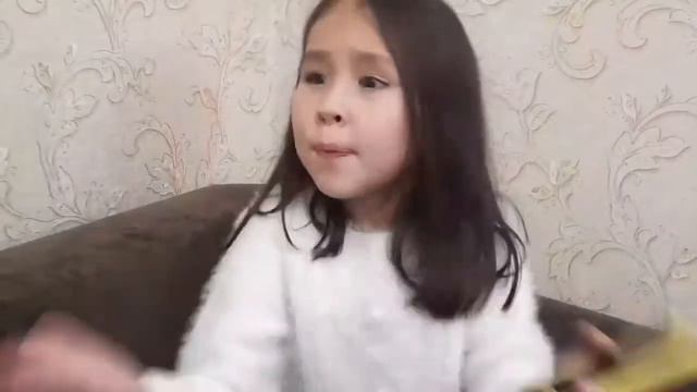 Произошло что то странное/ Кто то проник в наш дом / Маленькая девочка не дает нам покоя! смотреть онлайн