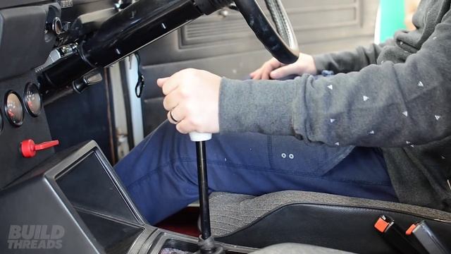 Nissan/Datsun short shifter demonstration. смотреть онлайн