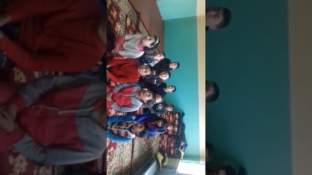 Ж Ниязов атындагы комокчу жатак мектебинин окуучулары ноокен гимн ырдап жатышат смотреть онлайн