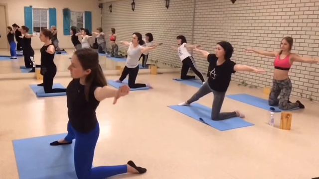 Пилатес с Анной Елиной Barrio Вологда смотреть онлайн