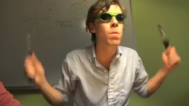 Hardly Working: Poker смотреть онлайн