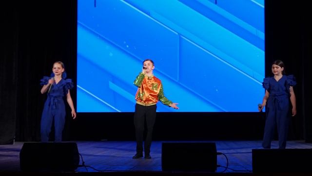 Мир надежд - Маленькие и большие смотреть онлайн