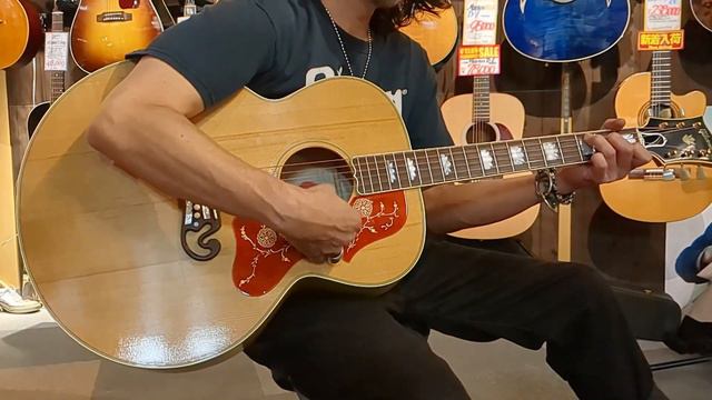 Gibson 1957 SJ-200 Antique Natural смотреть онлайн