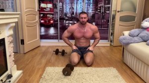 Мощная грудь дома гантелями !