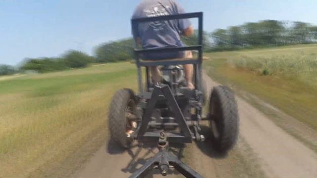 Самодельный минитрактор Зид 4.5. Перевозка люцерны смотреть онлайн