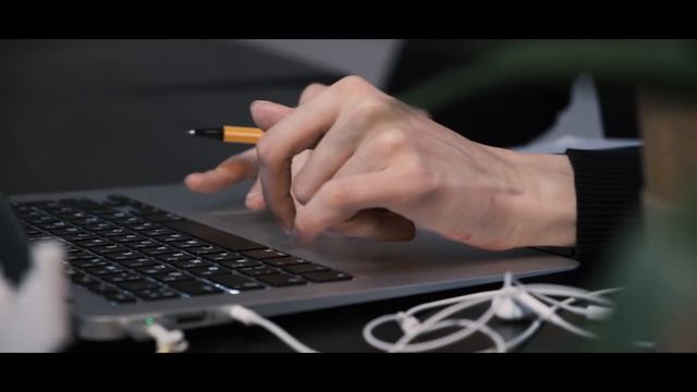 Топ-9 способов работы с электронным стабилизатором | От настройки до съёмки | Zhiyun Crane V2 смотреть онлайн