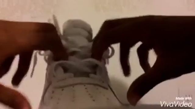 How to lace Nike Air Force 1 highs and put the strap on back. смотреть онлайн