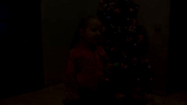 Джессамина поет в микрофон смотреть онлайн