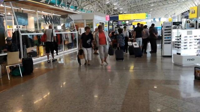 Volotea Boeing Take off Olbia airport Sardinia смотреть онлайн