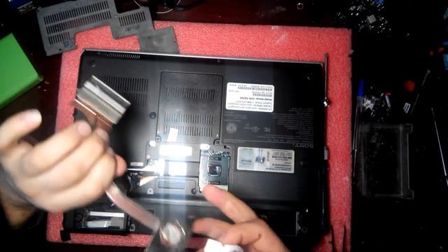 Разборка и чистка ноутбука Sony Vaio VGN-sz340 смотреть онлайн
